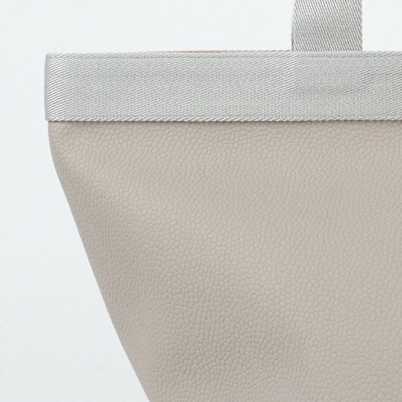 エルベシャプリエ バッグ トートバッグ リュクスライン 707GP リュクス舟型トート（M） ベージュ系(6381 MASTIC/ARGENT) HERVE CHAPELIER