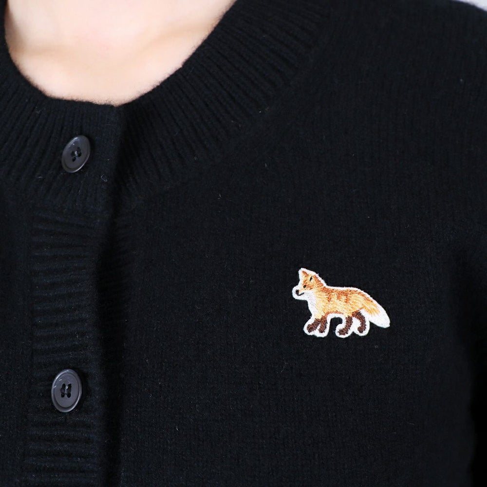 メゾンキツネ MAISON KITSUNE レディース クルーネックニット ベイビーフォックスパッチフィッティドカーディガン LW00508KT1006 ピンク