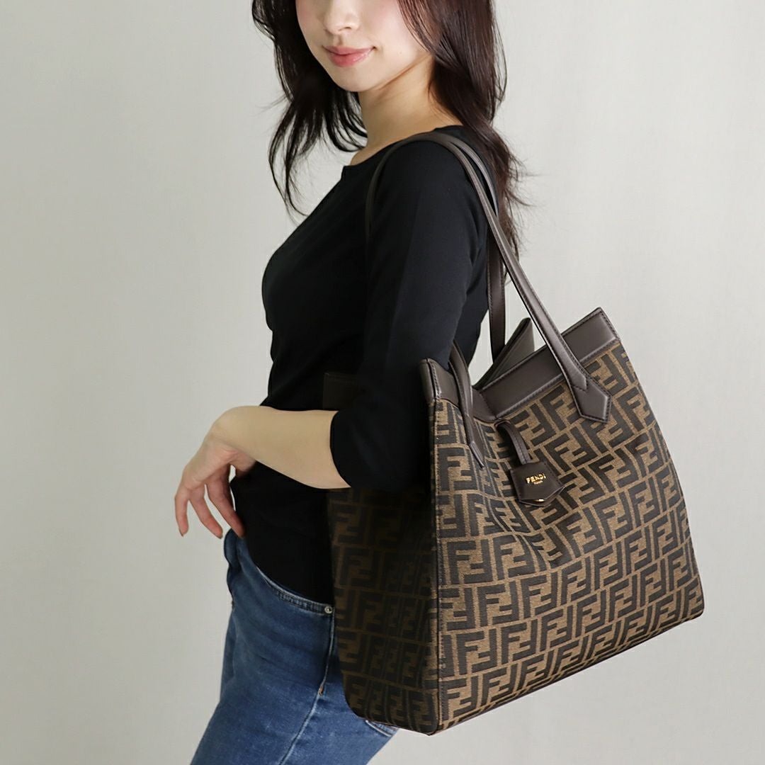 90【極美品】FENDI トートバッグ フェンディ FENDI トートバッグ GO TO SHOPPER E/W VIT.SANTA BARBARA