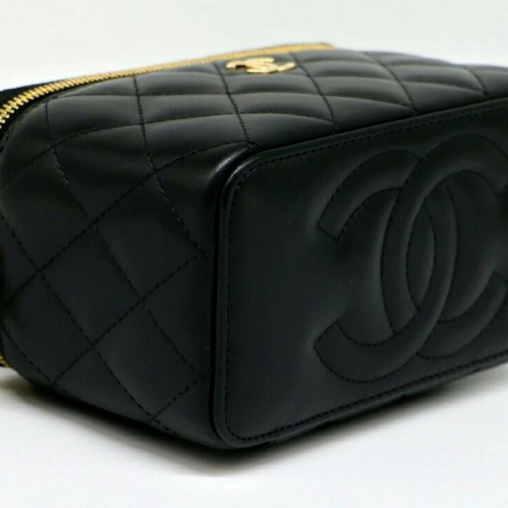 【リユース品】 シャネル CHANEL バッグ ショルダーバッグ ヴァニティ チェーンクラッチ AP3768 ブラック/ゴールド金具 【お取り寄せ】