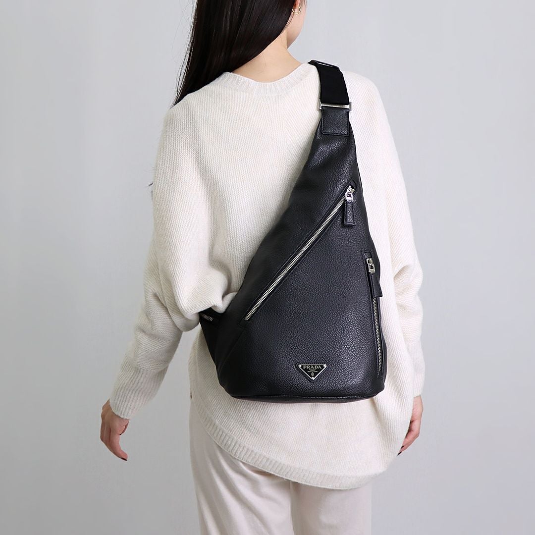 【極美品✨】PRADA プラダ　ボディバッグ　VITELLO DAINO 黒 PRA875362_1_enlarged.jpg?auto=