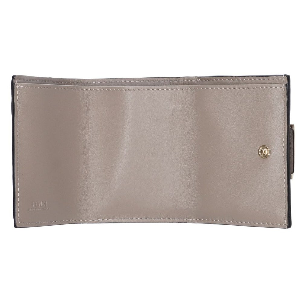 フェンディ FENDI 折財布 三つ折り財布 BAGUETTE バゲット 8M0395 AAJD F0E65 FFモチーフ マイクロ EMBOSSED TORTORA+OS 【お取り寄せ】