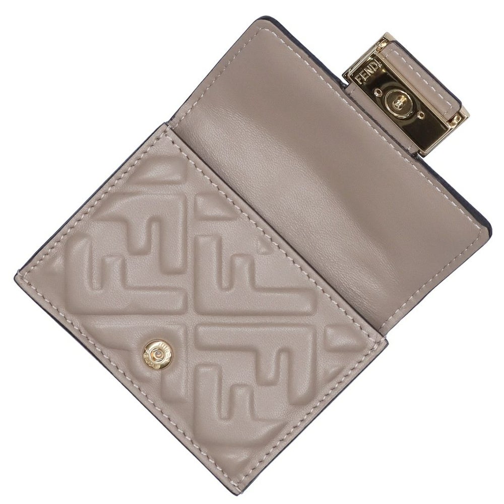 フェンディ FENDI 折財布 三つ折り財布 BAGUETTE バゲット 8M0395 AAJD F0E65 FFモチーフ マイクロ EMBOSSED TORTORA+OS 【お取り寄せ】