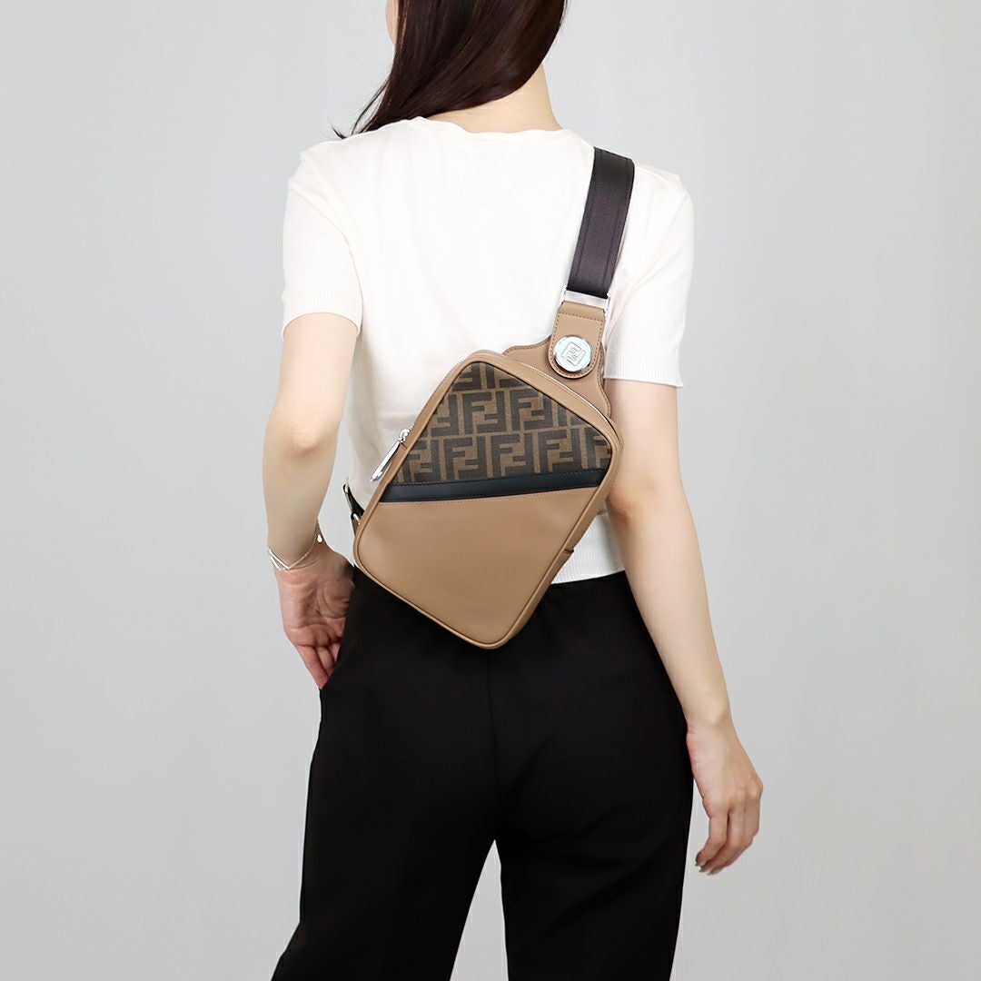 フェンディ バゲット ポーチ 8BS073 AR20 ショルダーバッグ FENDI（フェンディ） ショルダーバッグ BAGUETTE バゲット 8BS073 AD23