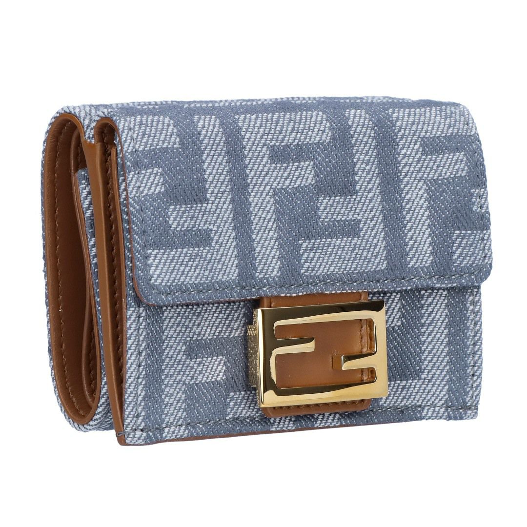 フェンディ FENDI 折財布 三つ折り財布 ピーカブー セレリア 8M0499