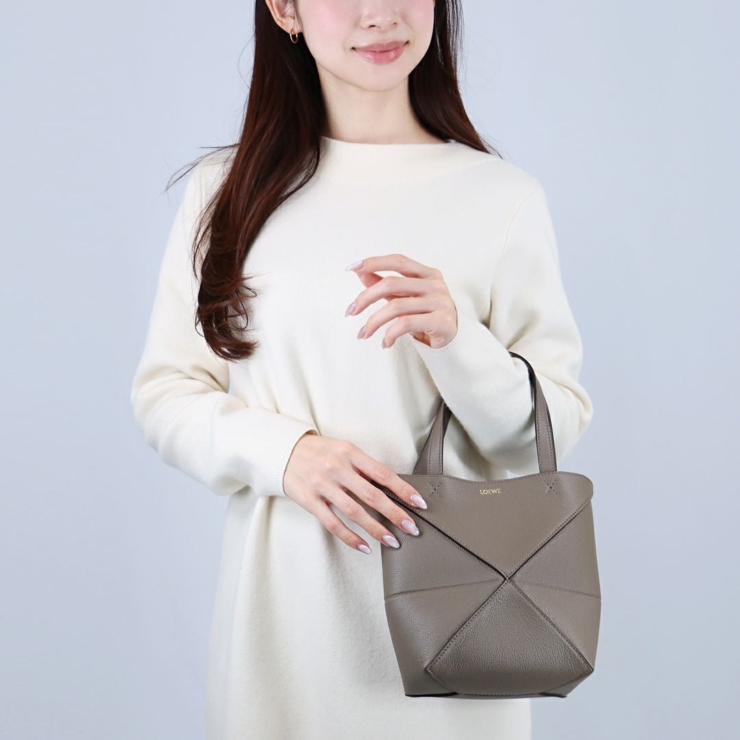 ロエベ LOEWE ショルダーバッグ ANAGRAM CUT OUT POCKET ロエベ LOEWE ショルダーバッグ ANAGRAM CUT OUT POCKET