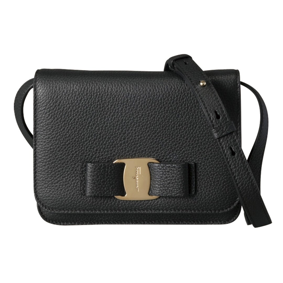 フェラガモ FERRAGAMO ショルダーバッグ CUT OUT 214956 763397 NERO