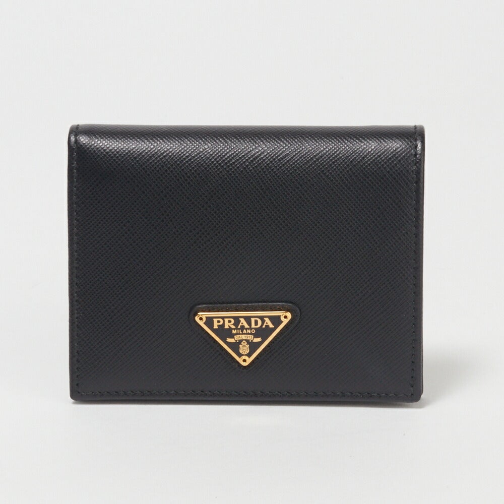 プラダ PRADA 財布 折財布 【サフィアーノトライアングル：SAFFIANO TRIANG】 1MV204 QHH ブラック（F0002/NERO） 【お取り寄せ】