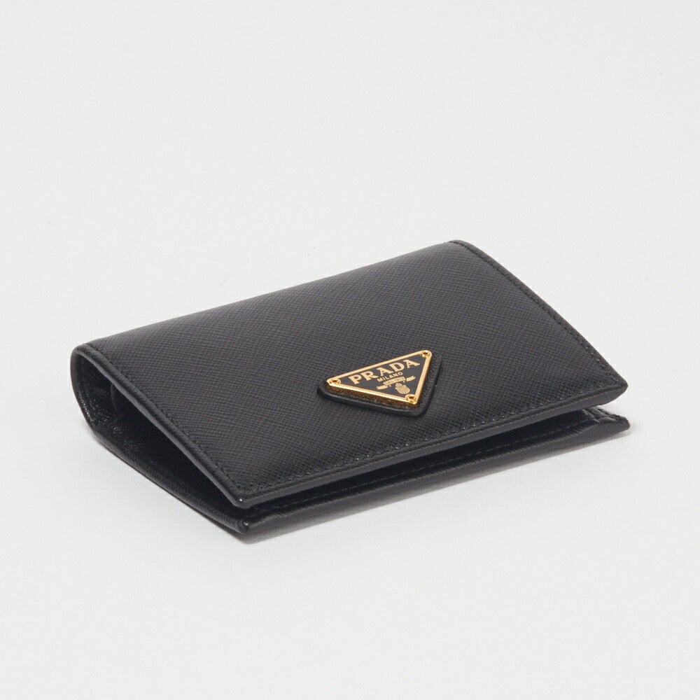 プラダ PRADA 財布 折財布 【サフィアーノトライアングル：SAFFIANO TRIANG】 1MV204 QHH ブラック（F0002/NERO） 【お取り寄せ】