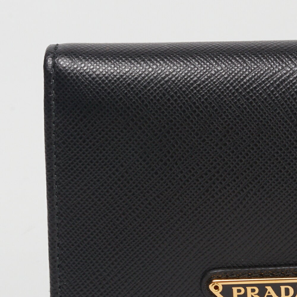 プラダ PRADA 財布 折財布 【サフィアーノトライアングル：SAFFIANO TRIANG】 1MV204 QHH ブラック（F0002/NERO） 【お取り寄せ】